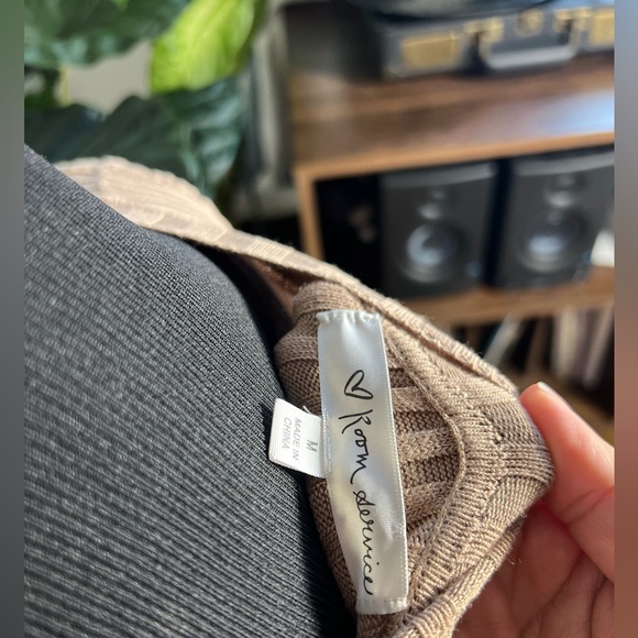 Room Service, Long Ribbed Buttoned Dress with Sleeves, Tan/Brown/Rose Gold, Med - Picture 9 of 10